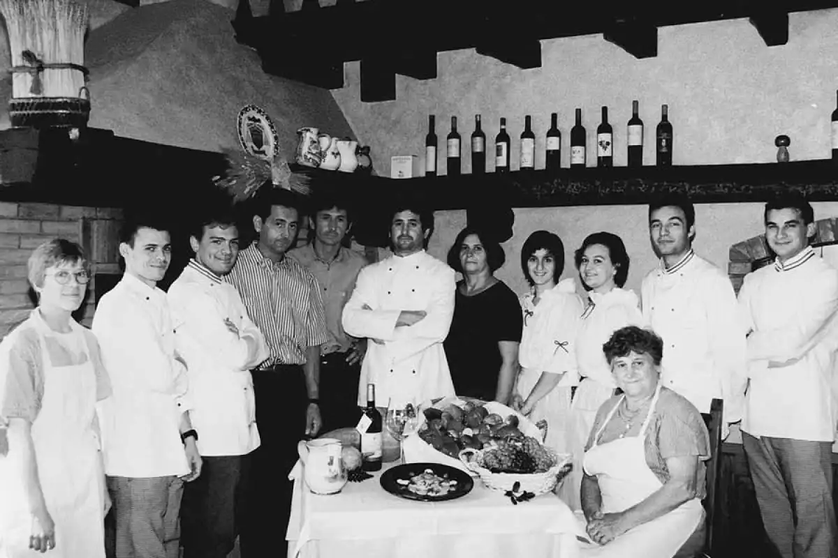 La famiglia Passone nella trattoria di Montevecchia